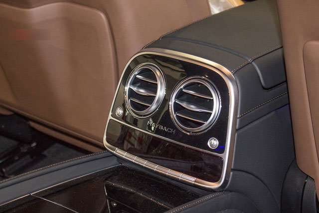 Cận cảnh Mercedes-Maybach S450 2018 - Sedan siêu sang giá 7,219 tỷ đồng